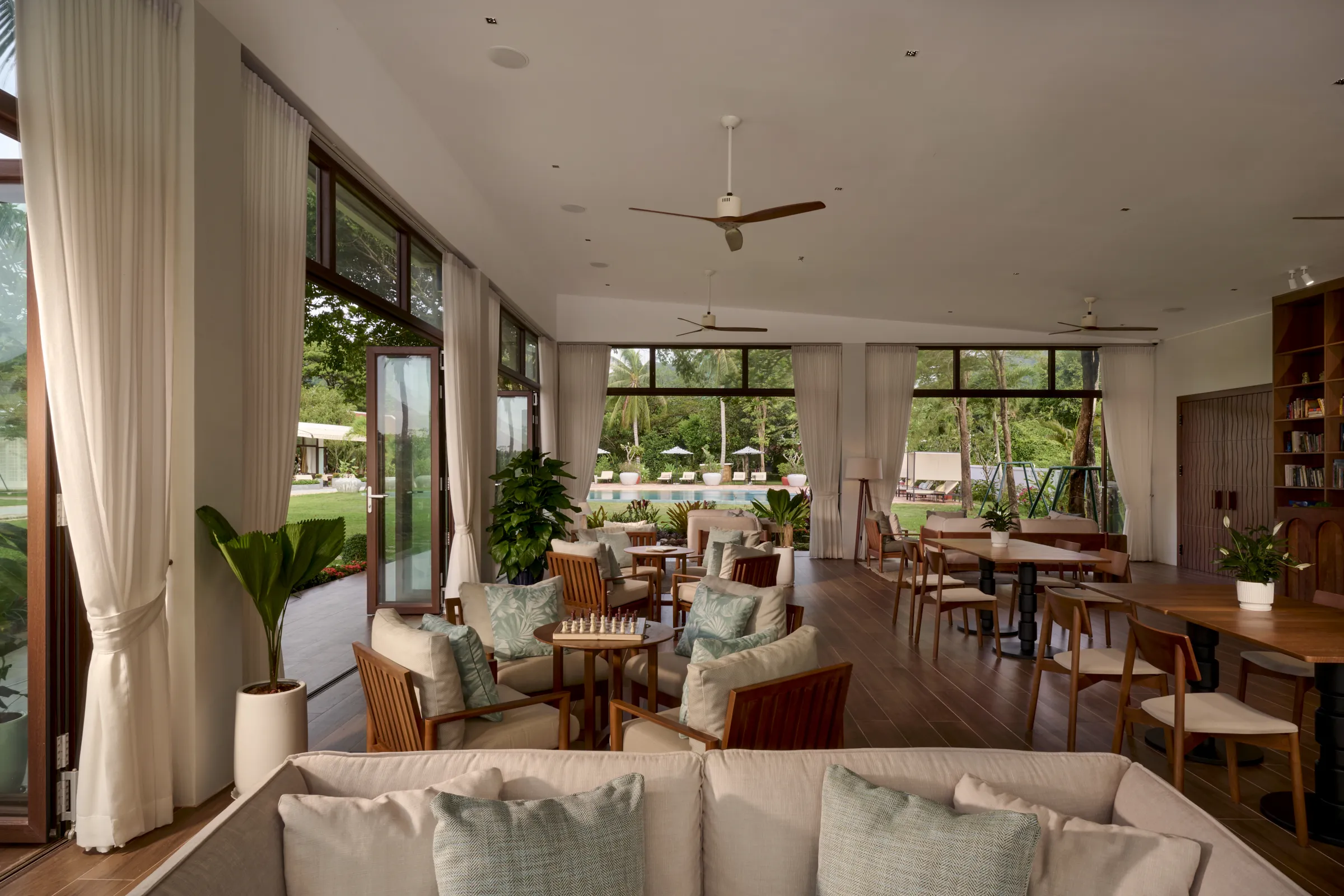 Samanea Garden Lounge