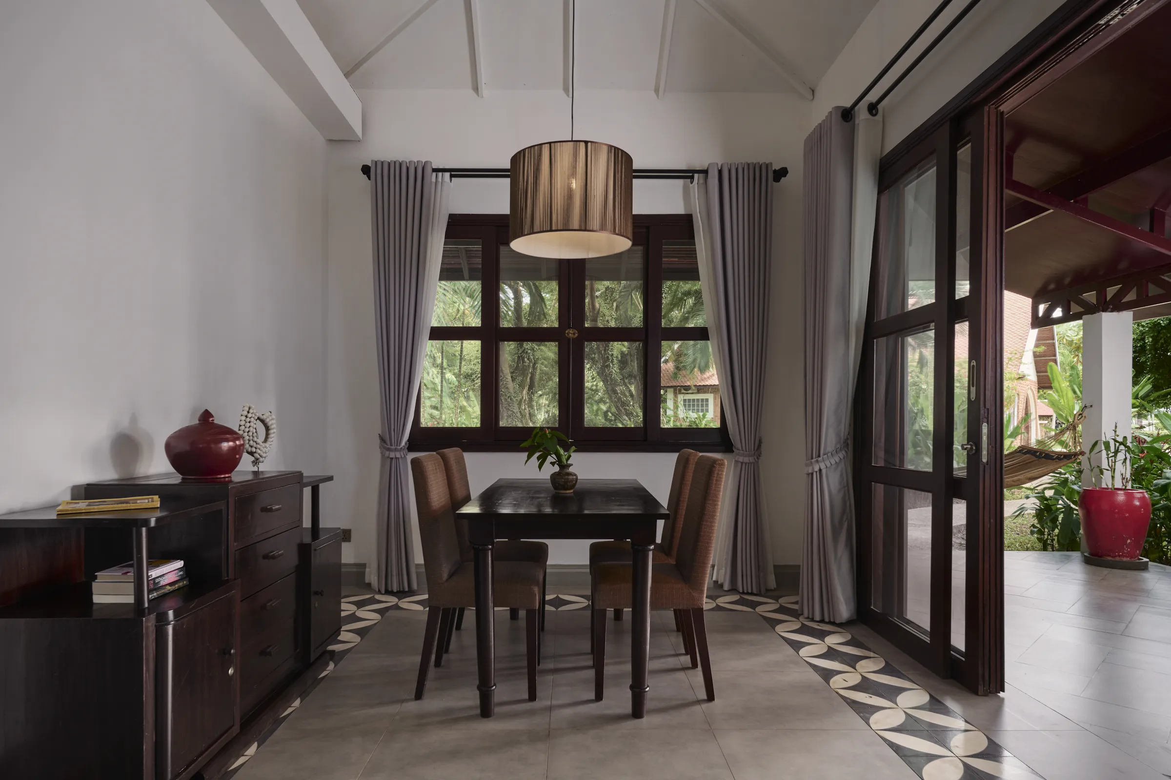 Samanea Family Suite living area